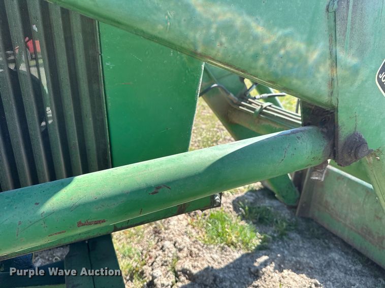 image for item EB2565 John Deere 4040 tractor