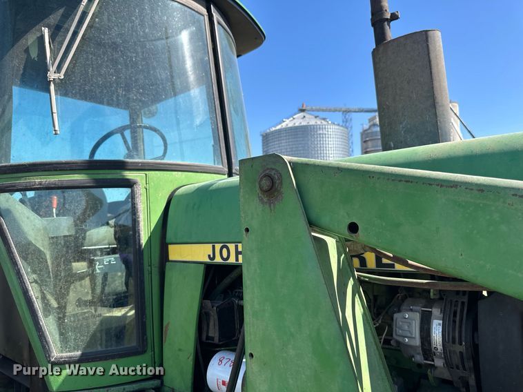 image for item EB2565 John Deere 4040 tractor