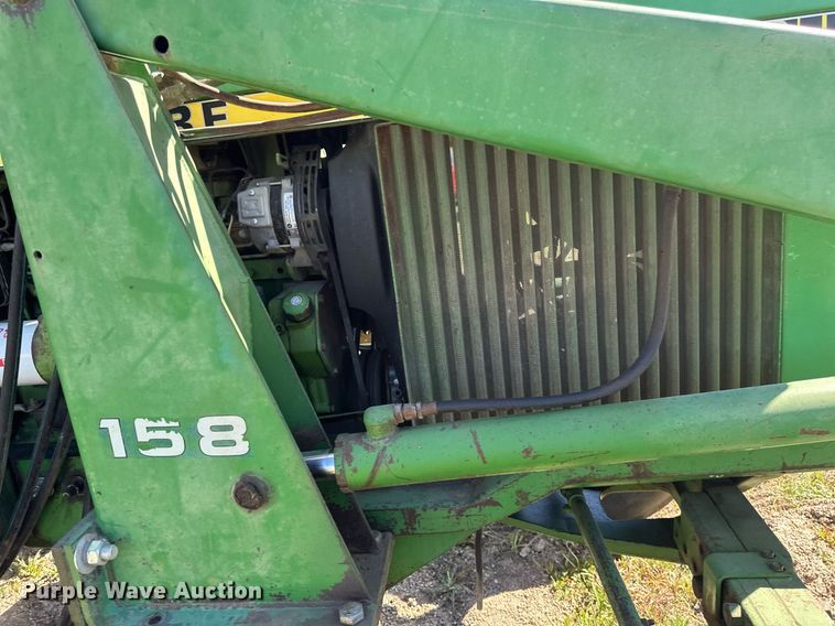image for item EB2565 John Deere 4040 tractor