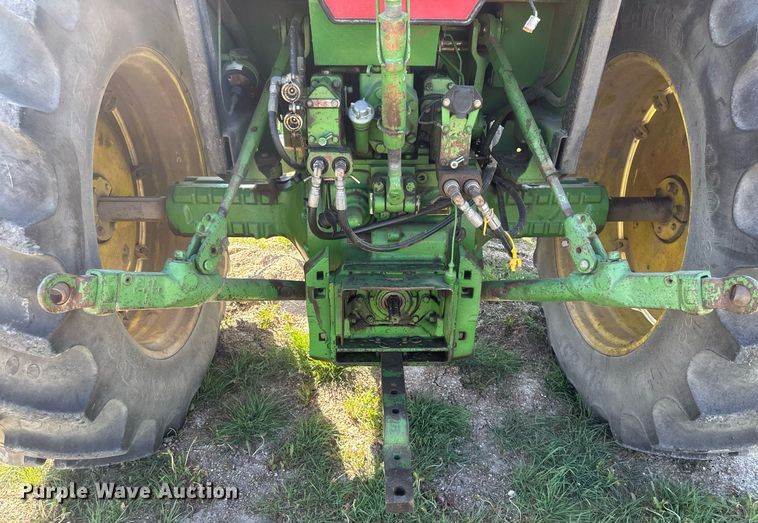 image for item EB2565 John Deere 4040 tractor