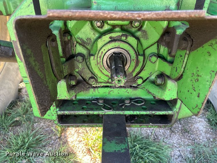 image for item EB2565 John Deere 4040 tractor