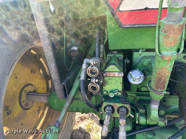 image for item EB2565 John Deere 4040 tractor
