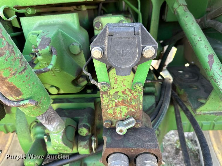 image for item EB2565 John Deere 4040 tractor