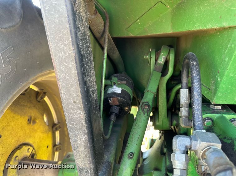 image for item EB2565 John Deere 4040 tractor