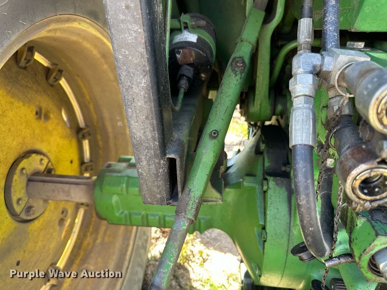 image for item EB2565 John Deere 4040 tractor