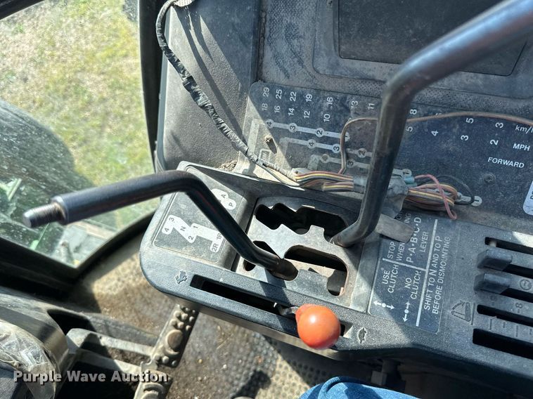 image for item EB2565 John Deere 4040 tractor