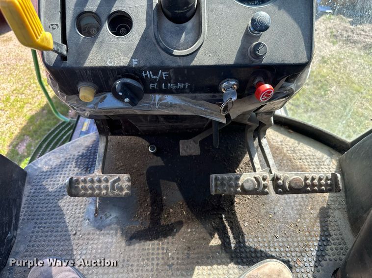 image for item EB2565 John Deere 4040 tractor