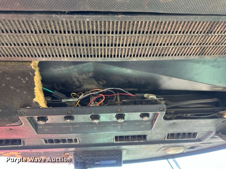 image for item EB2565 John Deere 4040 tractor