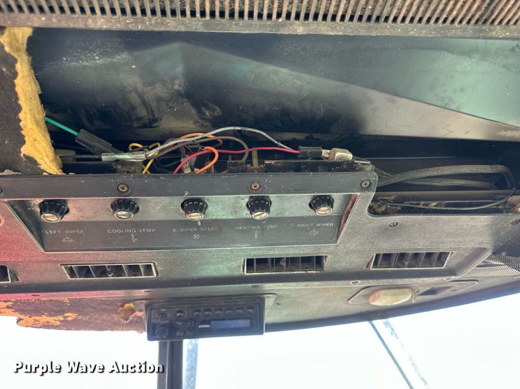 image for item EB2565 John Deere 4040 tractor