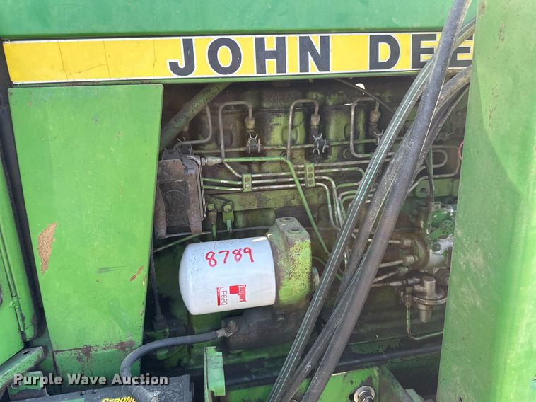image for item EB2565 John Deere 4040 tractor