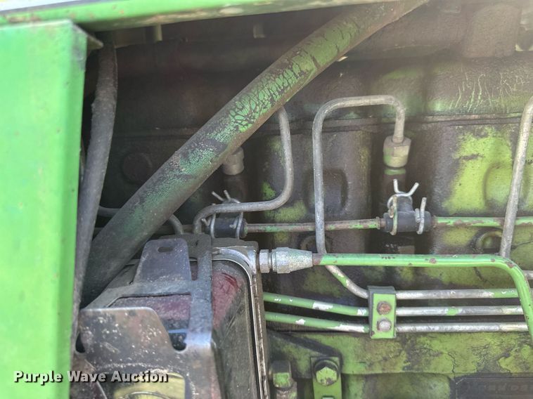 image for item EB2565 John Deere 4040 tractor