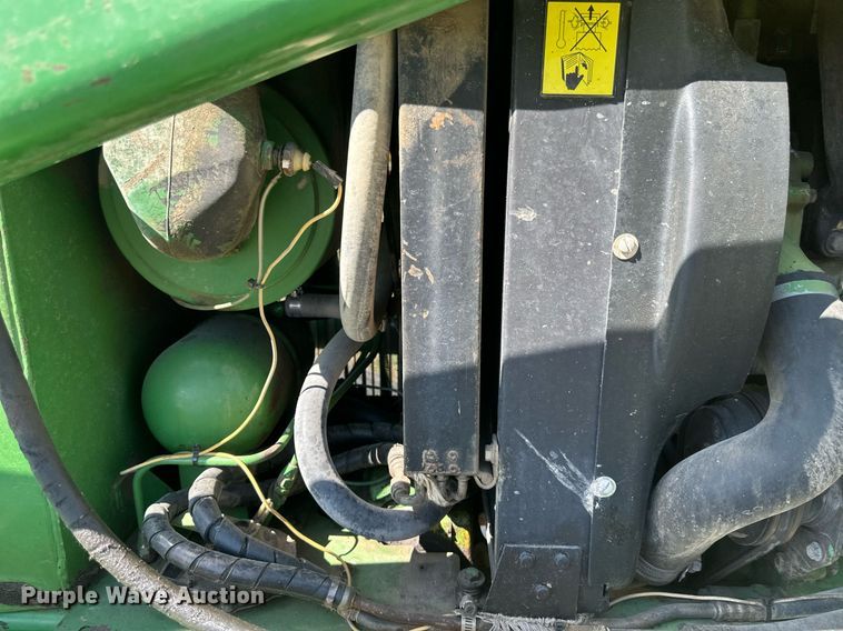 image for item EB2565 John Deere 4040 tractor