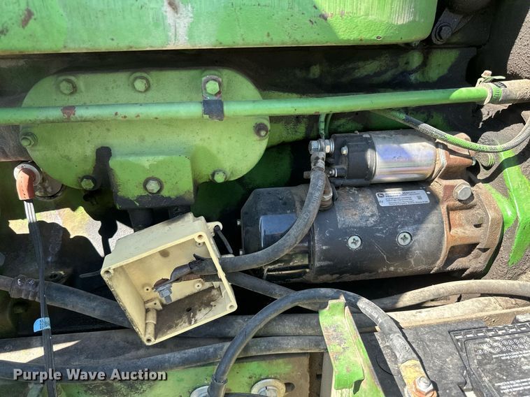 image for item EB2565 John Deere 4040 tractor