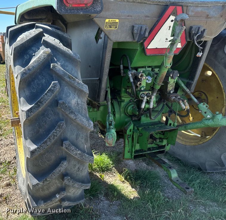 image for item EB2565 John Deere 4040 tractor