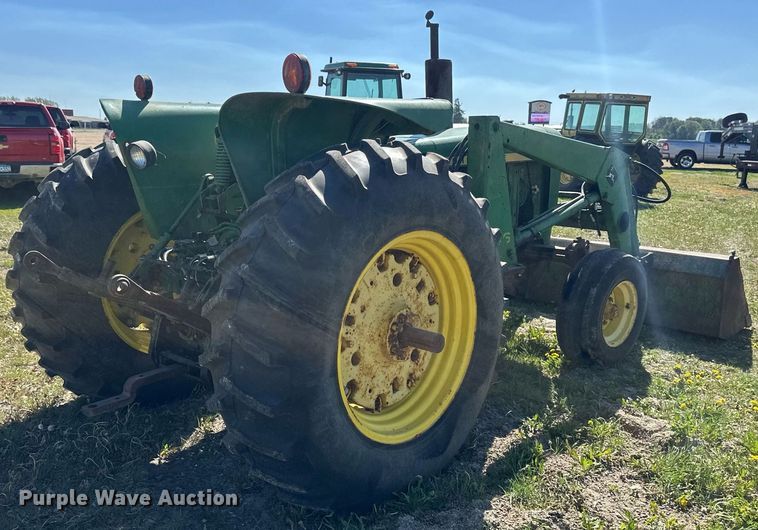 image for item EB2567 1978 John Deere 2640 tractor