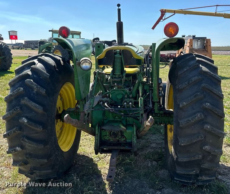 image for item EB2567 1978 John Deere 2640 tractor