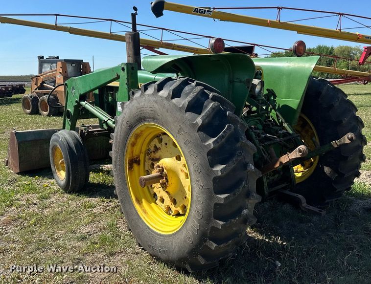 image for item EB2567 1978 John Deere 2640 tractor