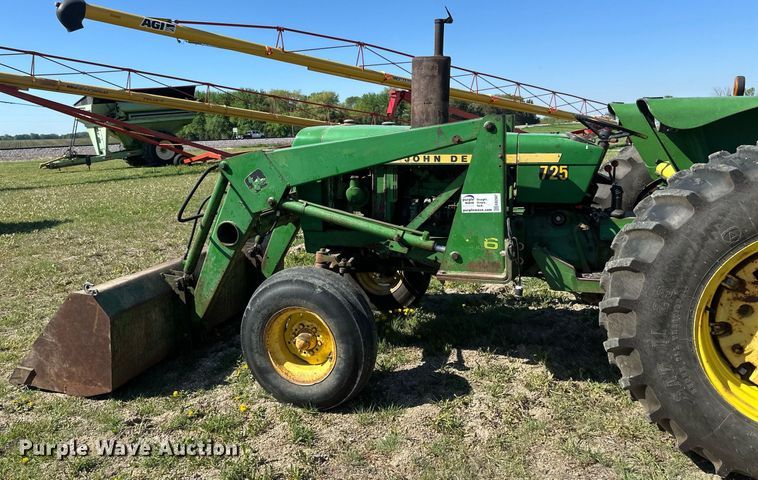 image for item EB2567 1978 John Deere 2640 tractor