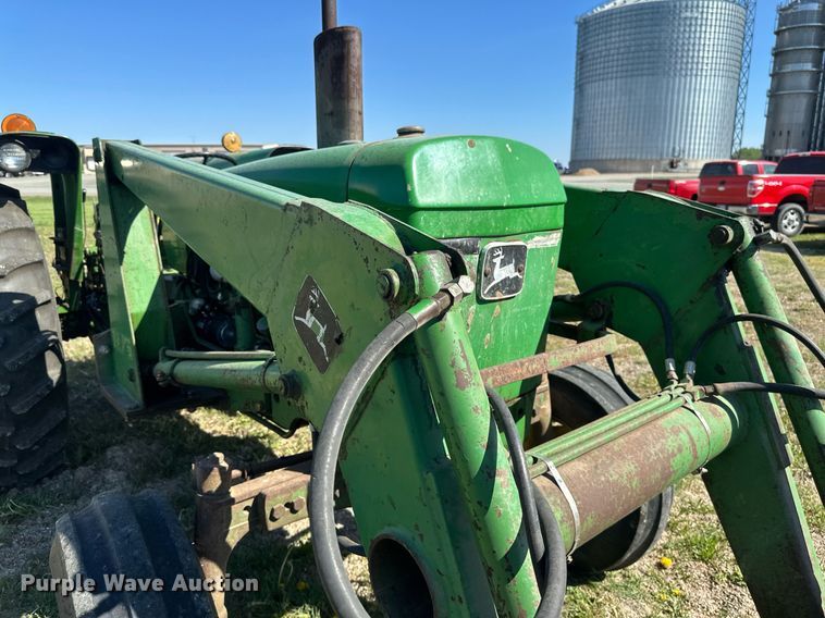 image for item EB2567 1978 John Deere 2640 tractor