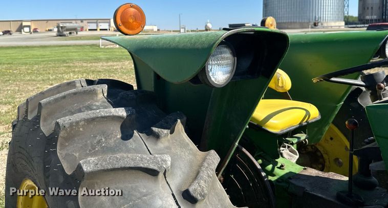 image for item EB2567 1978 John Deere 2640 tractor