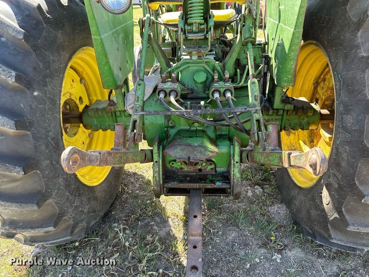 image for item EB2567 1978 John Deere 2640 tractor