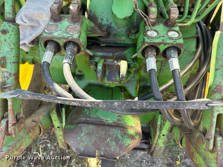 image for item EB2567 1978 John Deere 2640 tractor