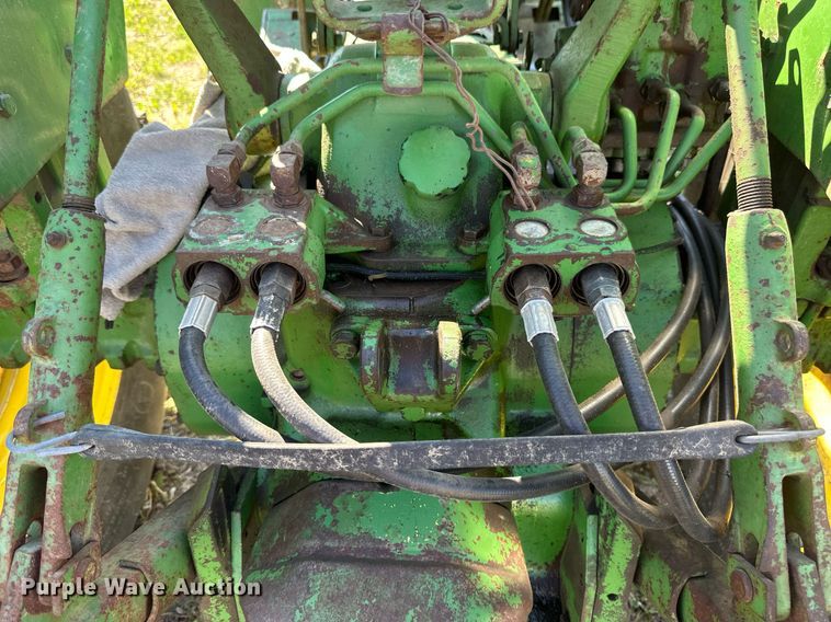 image for item EB2567 1978 John Deere 2640 tractor