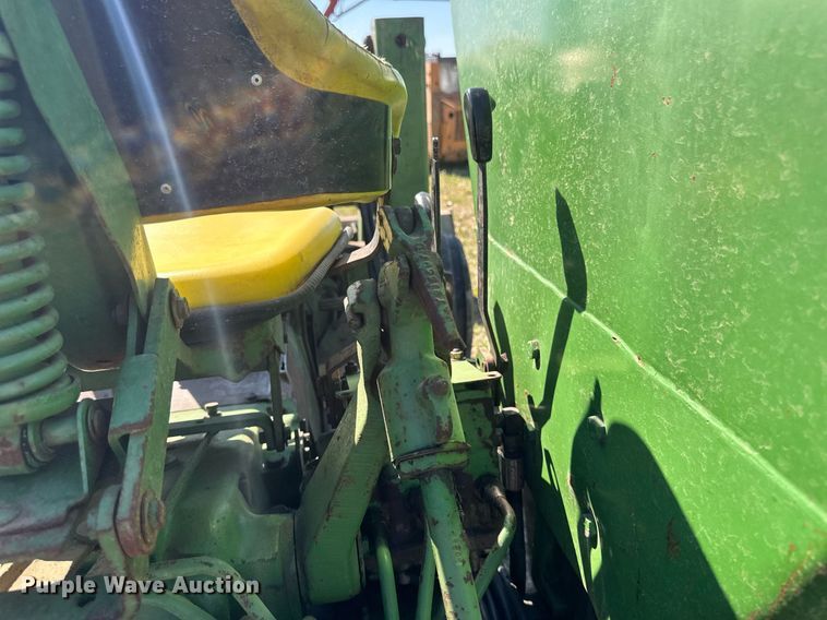 image for item EB2567 1978 John Deere 2640 tractor