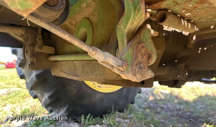 image for item EB2567 1978 John Deere 2640 tractor