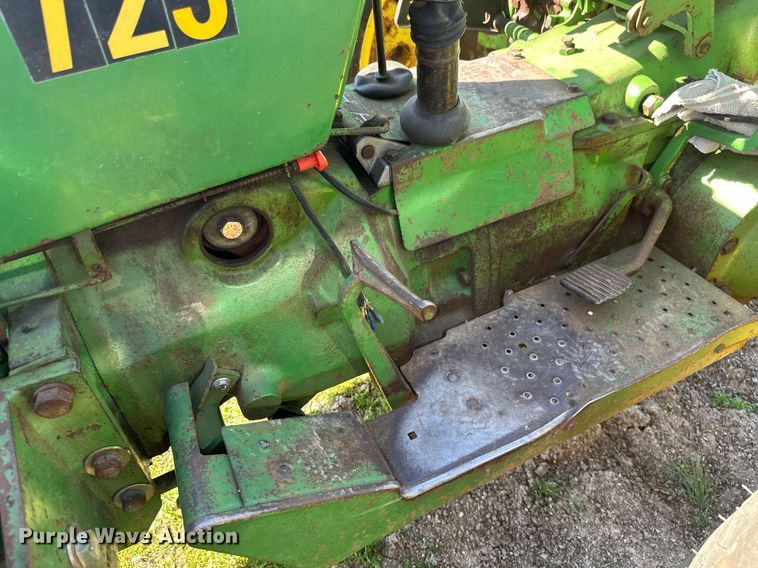 image for item EB2567 1978 John Deere 2640 tractor