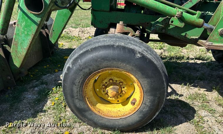 image for item EB2567 1978 John Deere 2640 tractor