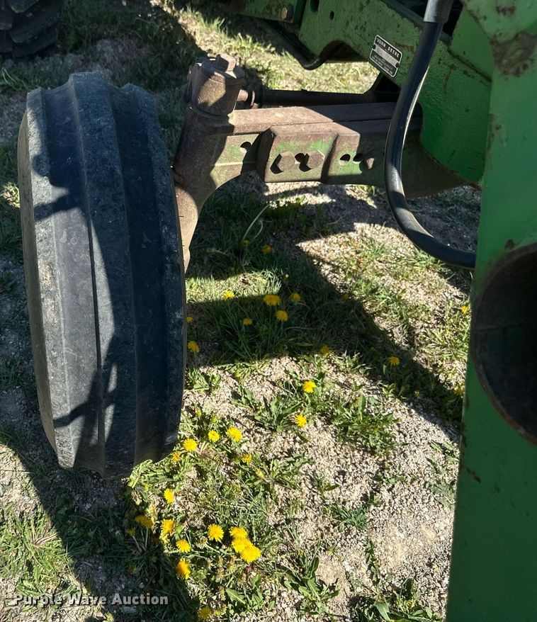 image for item EB2567 1978 John Deere 2640 tractor