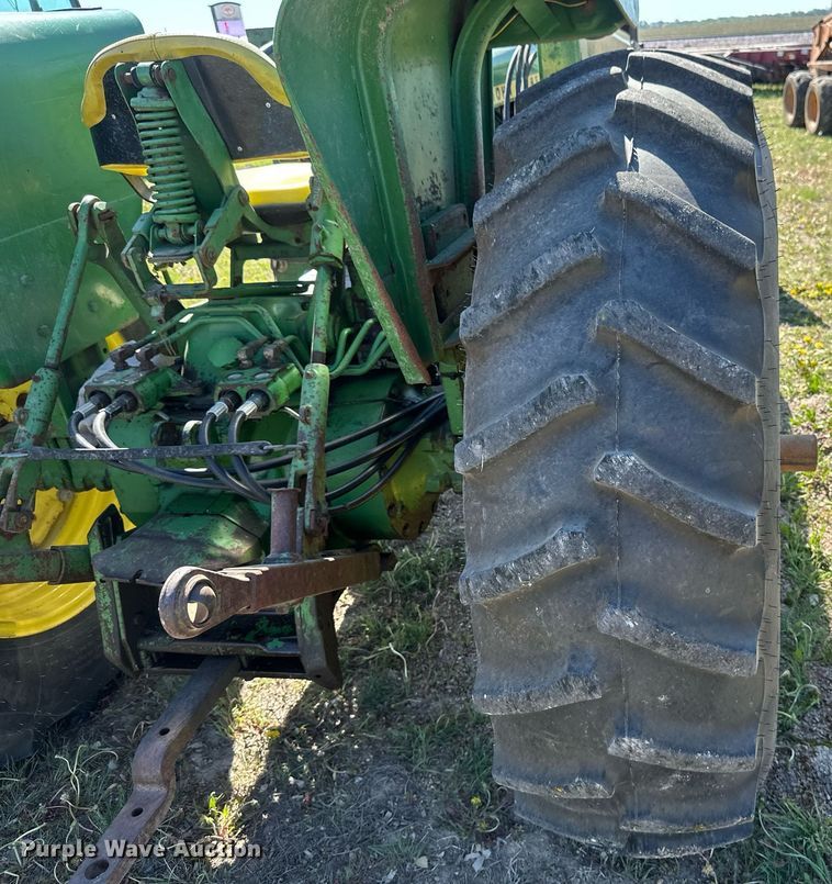 image for item EB2567 1978 John Deere 2640 tractor