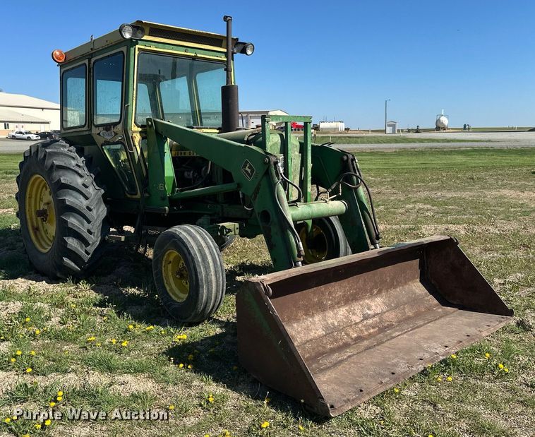 image for item EB2568 John Deere 2640 tractor