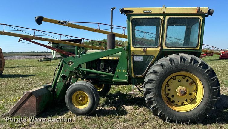image for item EB2568 John Deere 2640 tractor