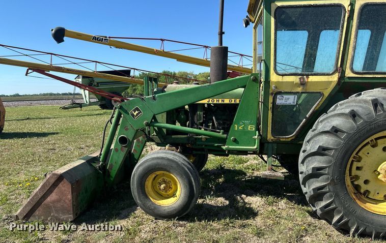 image for item EB2568 John Deere 2640 tractor