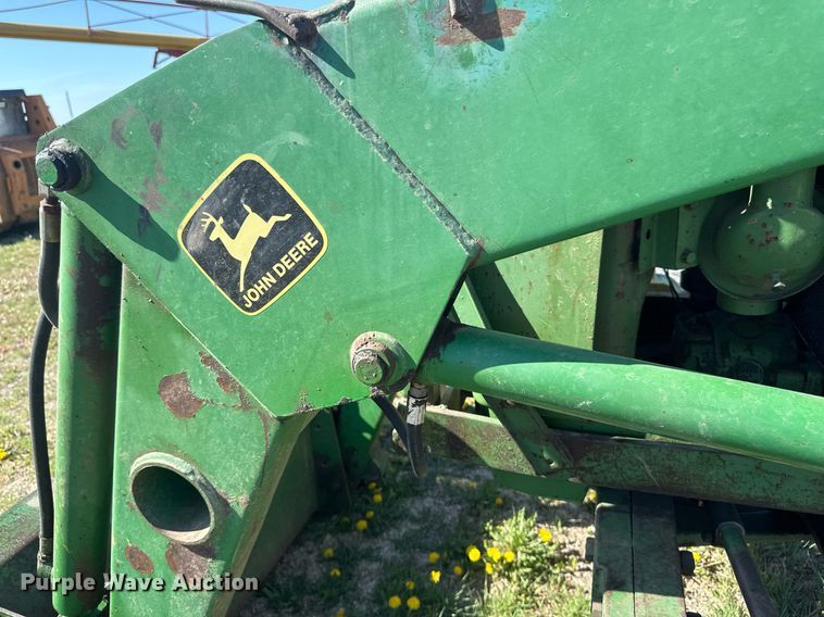 image for item EB2568 John Deere 2640 tractor