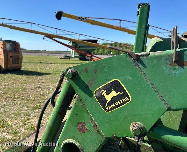 image for item EB2568 John Deere 2640 tractor