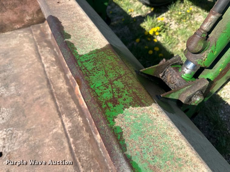 image for item EB2568 John Deere 2640 tractor