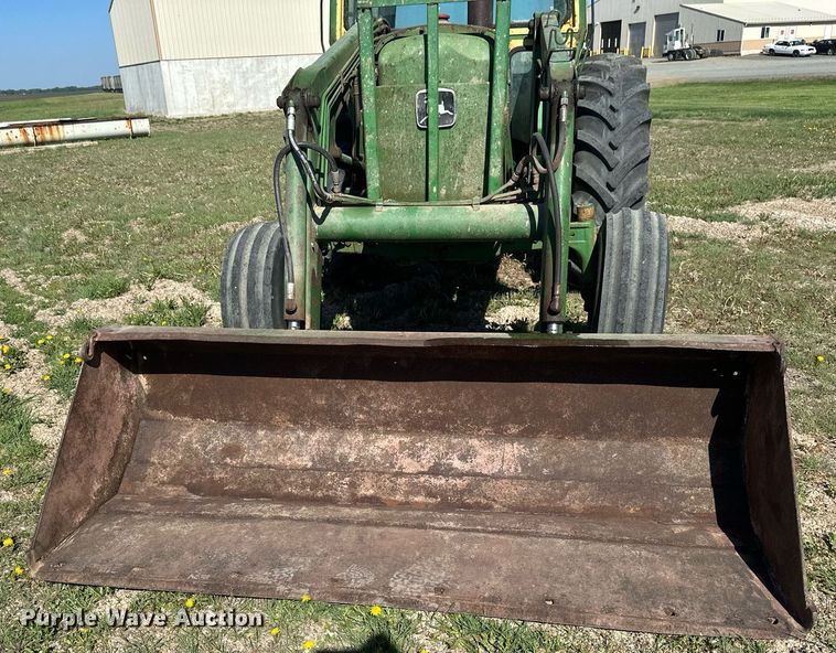 image for item EB2568 John Deere 2640 tractor