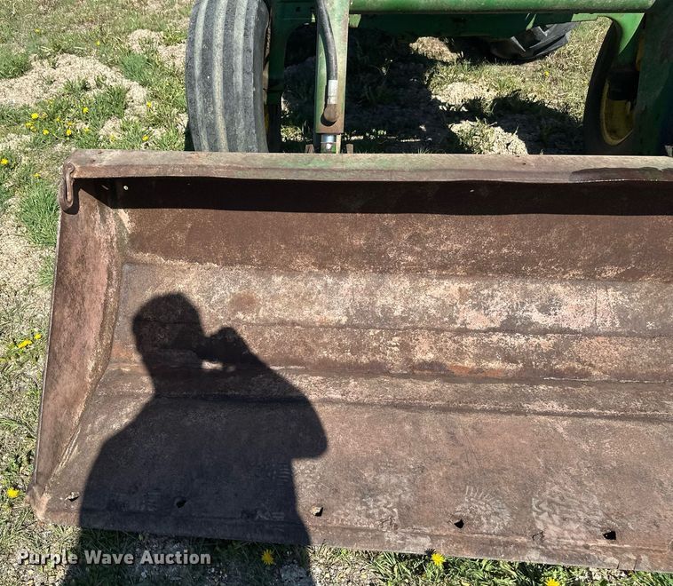 image for item EB2568 John Deere 2640 tractor