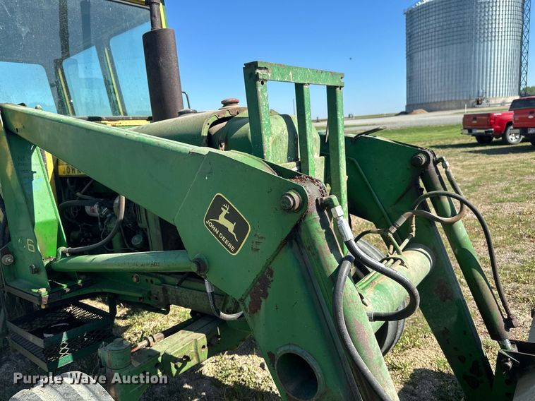 image for item EB2568 John Deere 2640 tractor
