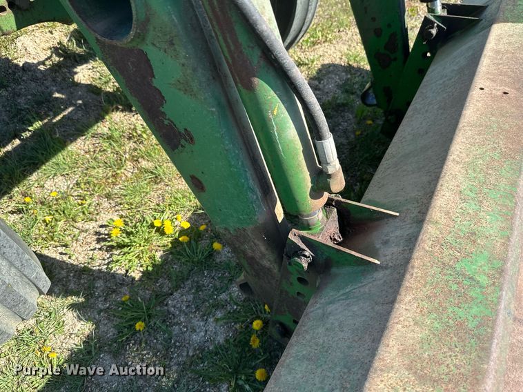 image for item EB2568 John Deere 2640 tractor