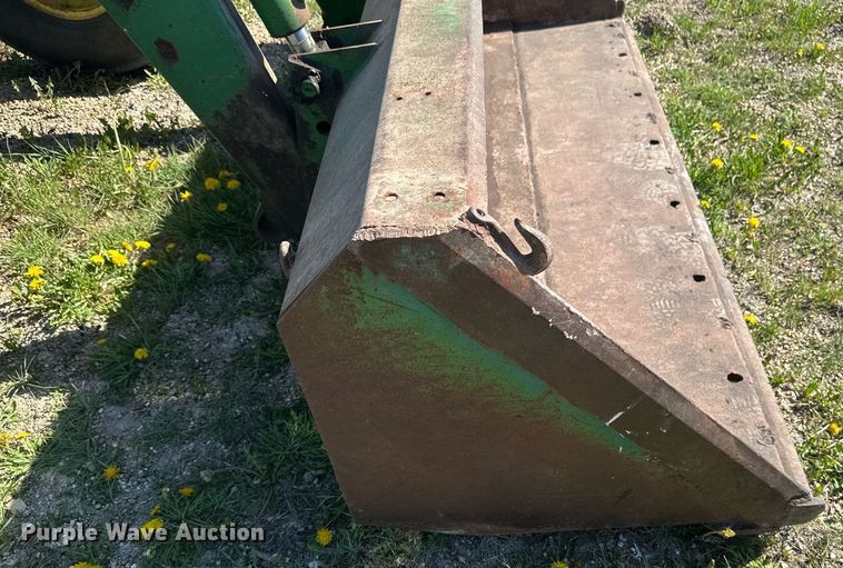 image for item EB2568 John Deere 2640 tractor