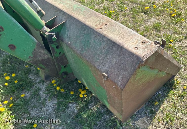 image for item EB2568 John Deere 2640 tractor