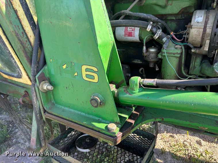 image for item EB2568 John Deere 2640 tractor