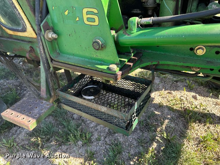 image for item EB2568 John Deere 2640 tractor