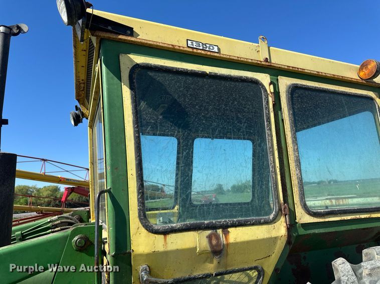 image for item EB2568 John Deere 2640 tractor