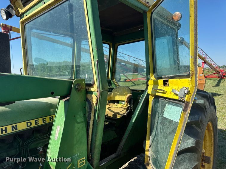 image for item EB2568 John Deere 2640 tractor