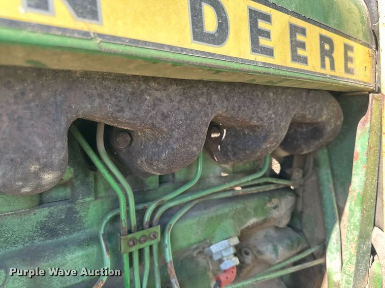 image for item EB2568 John Deere 2640 tractor